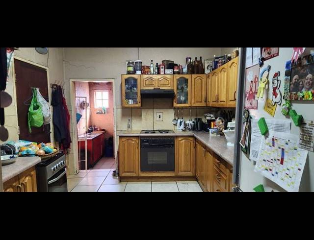 4 BEDROOM HOUSE FOR SALE IN BOKSBURG SOUTH